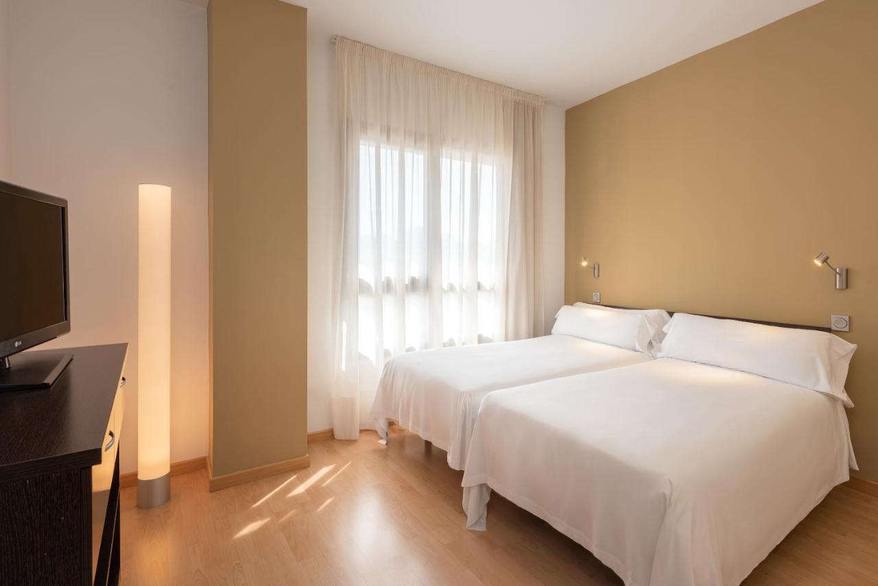 Madrid Airport Suites, Affiliated By Melia Exterior photo