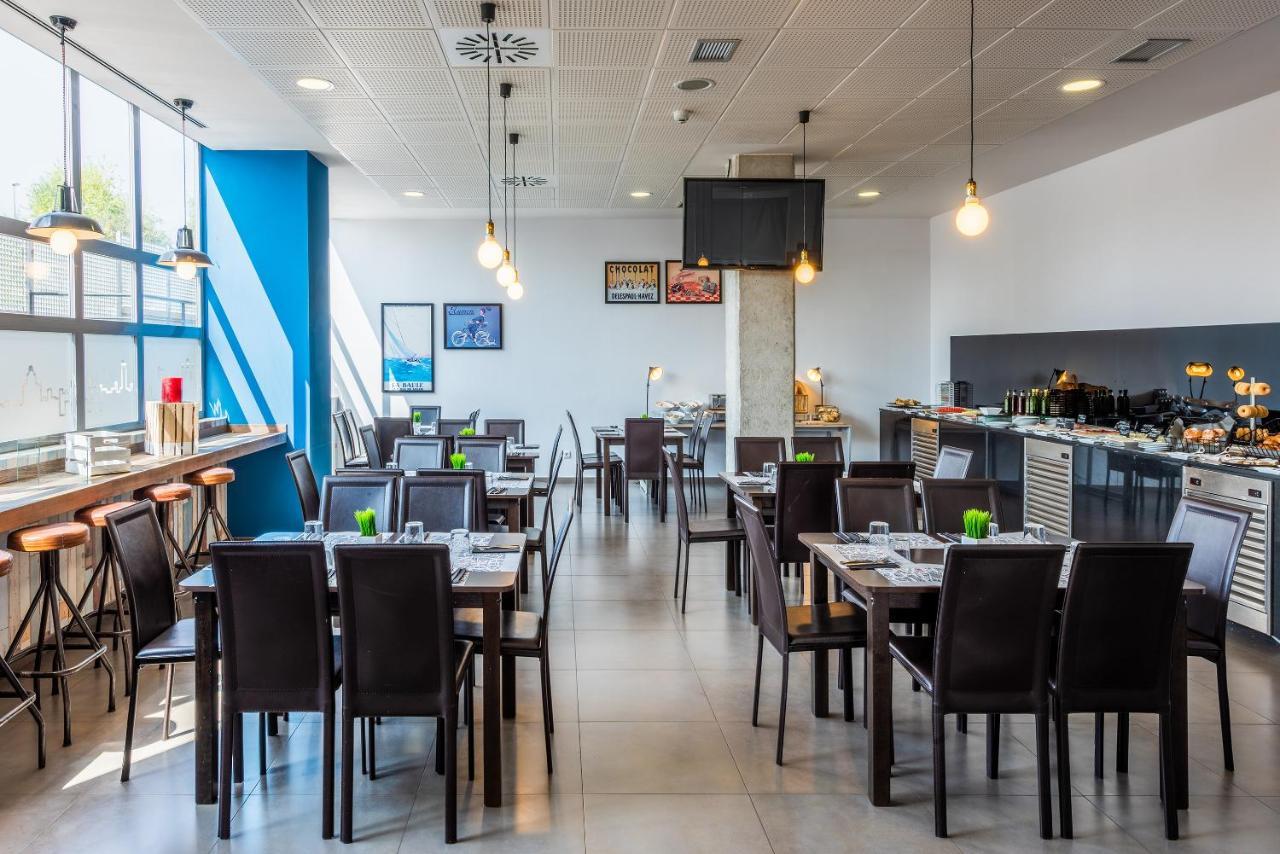 Madrid Airport Suites, Affiliated By Melia Exterior photo