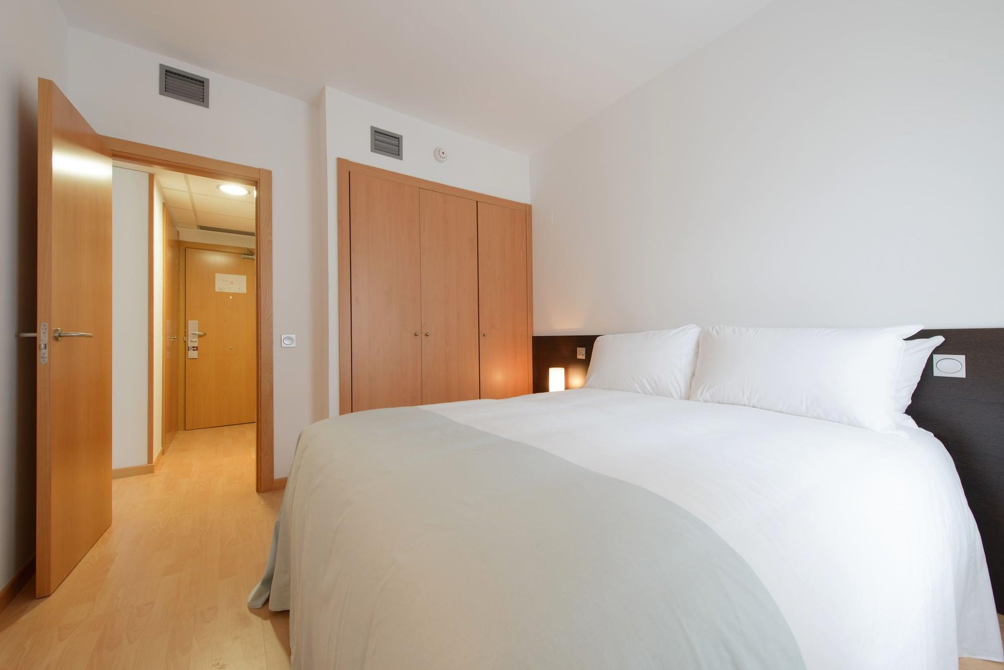 Madrid Airport Suites, Affiliated By Melia Exterior photo