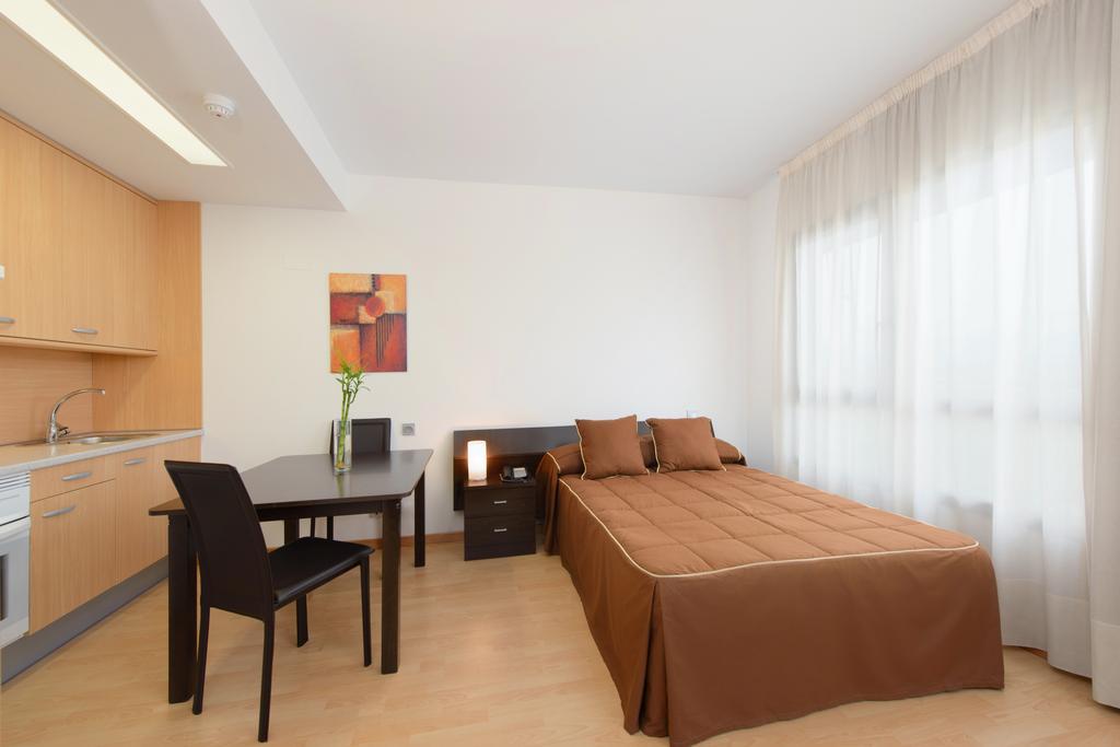 Madrid Airport Suites, Affiliated By Melia Exterior photo