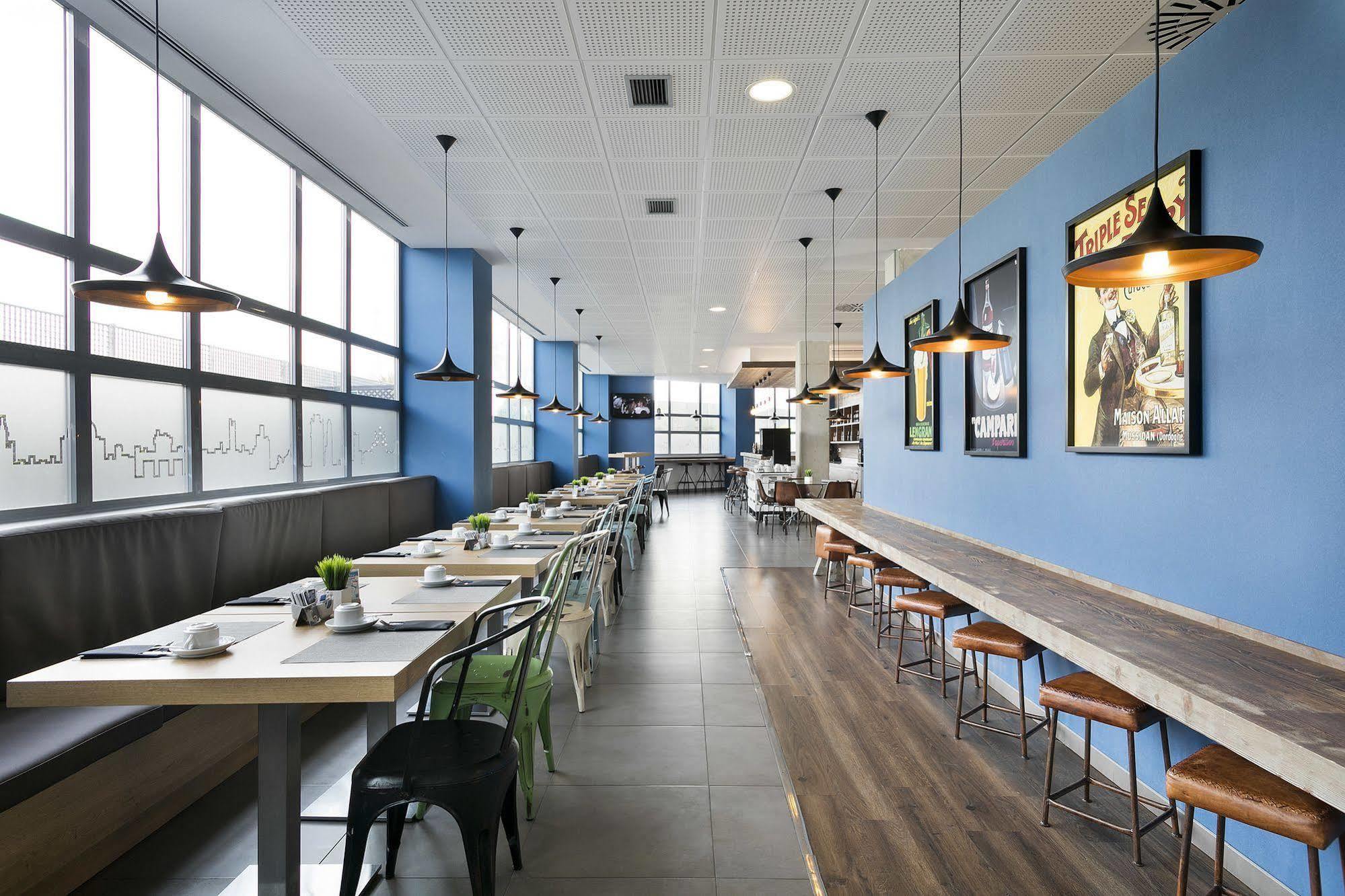 Madrid Airport Suites, Affiliated By Melia Exterior photo