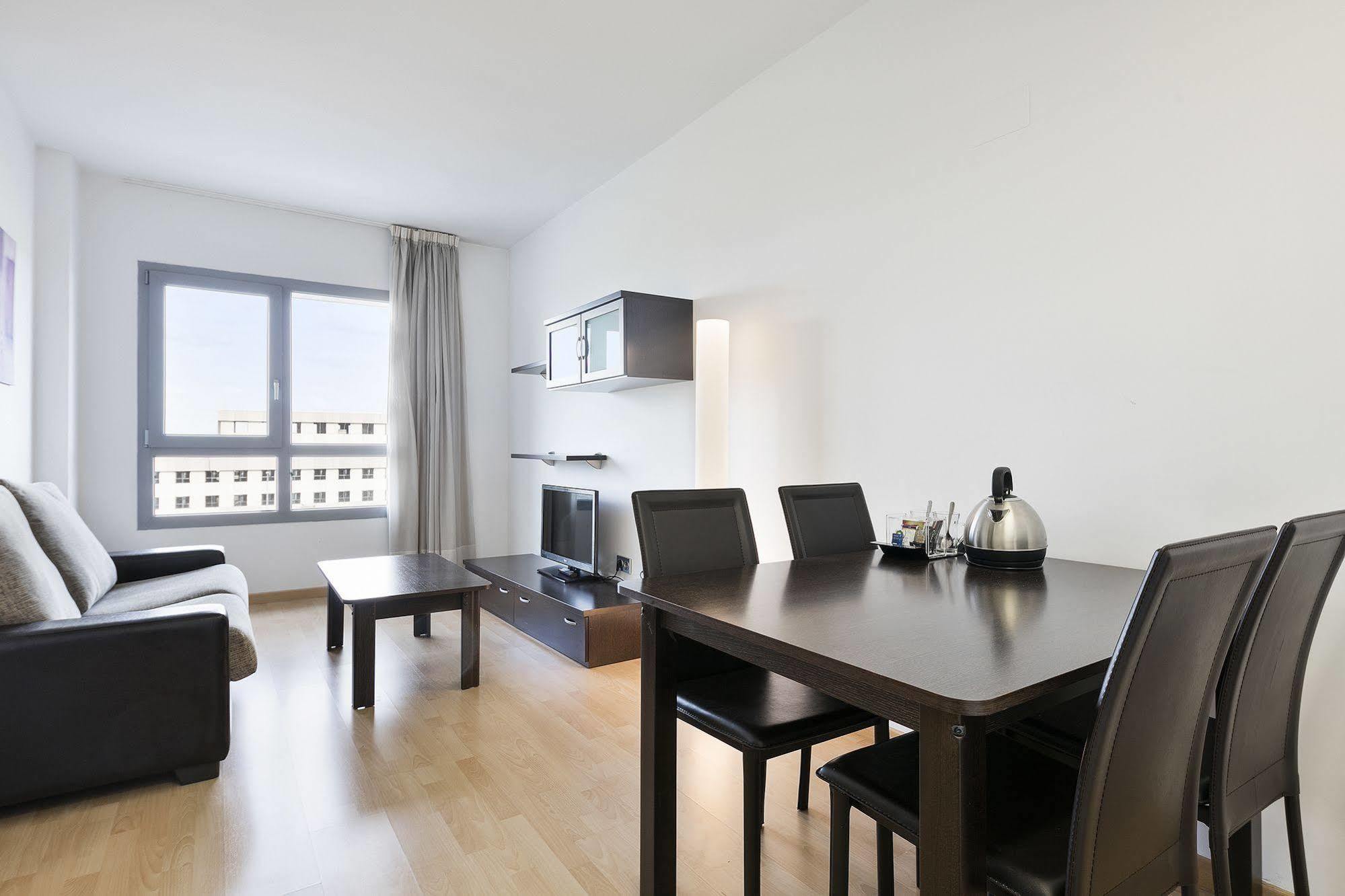 Madrid Airport Suites, Affiliated By Melia Exterior photo