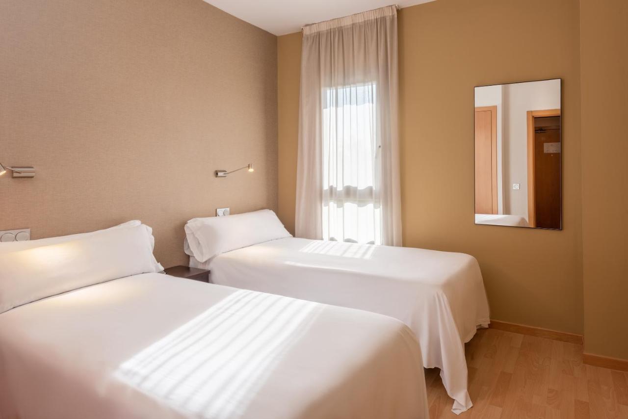 Madrid Airport Suites, Affiliated By Melia Exterior photo