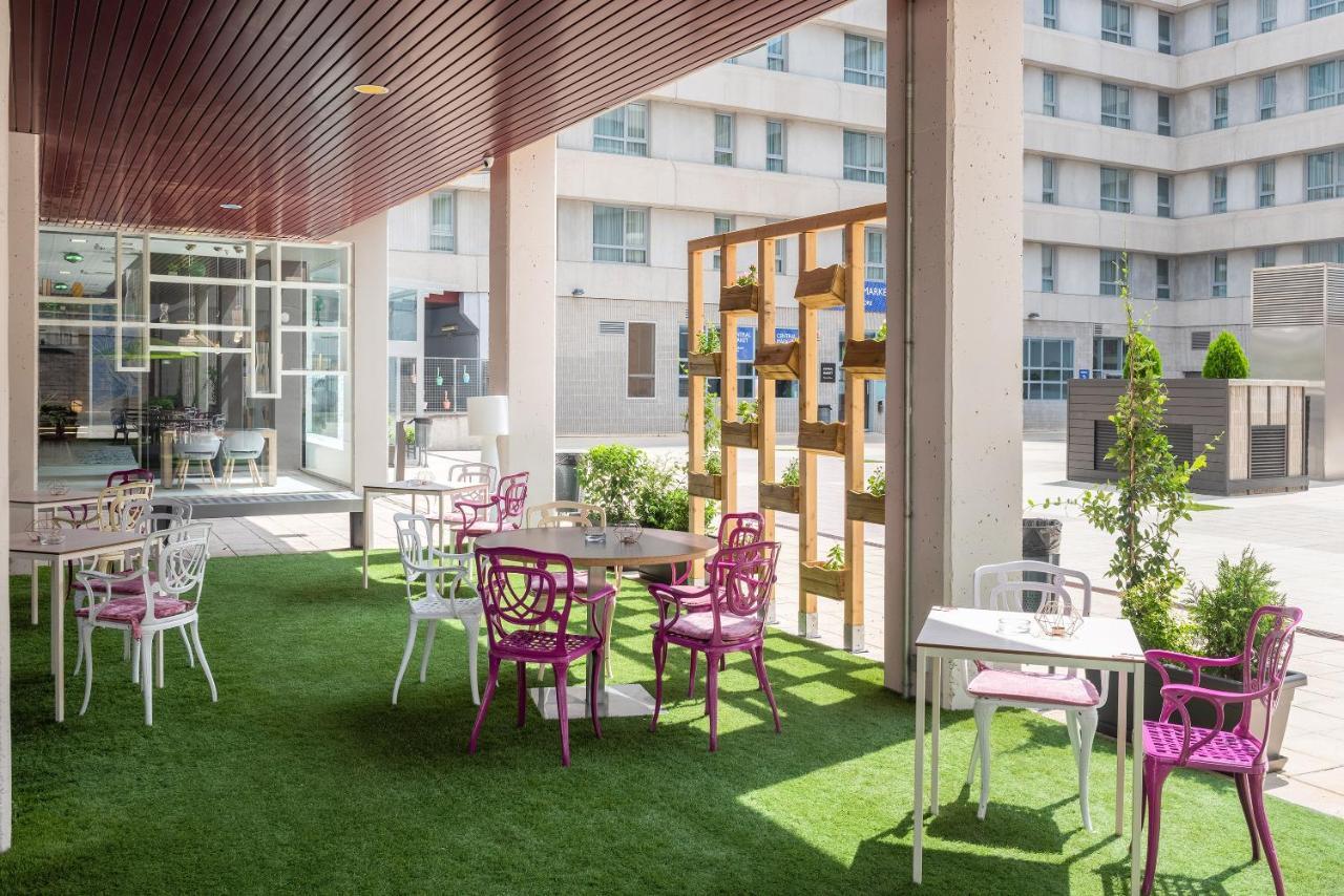 Madrid Airport Suites, Affiliated By Melia Exterior photo